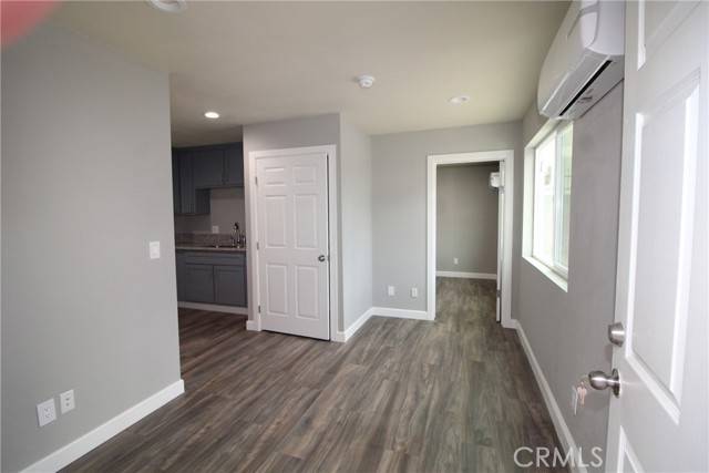 South Gate, CA 90280,4986 Southern Avenue #E