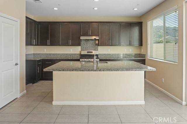 Lake Elsinore, CA 92532,24207 Gazania Way