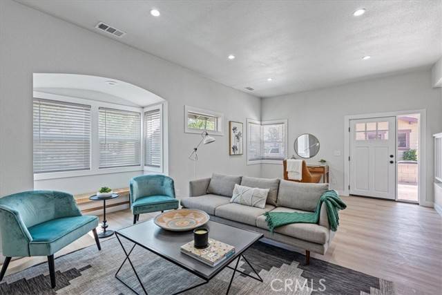 Orange, CA 92866,1043 E Palmyra Avenue