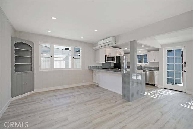 Newport Beach, CA 92662,202 Onyx Avenue