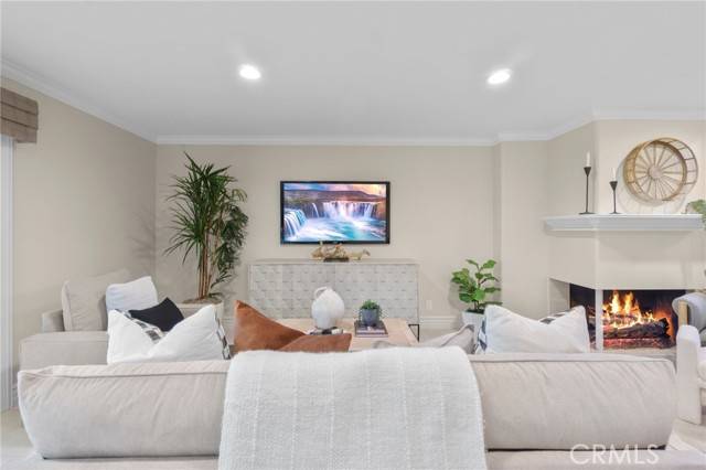Newport Beach, CA 92660,2607 Vista Ornada