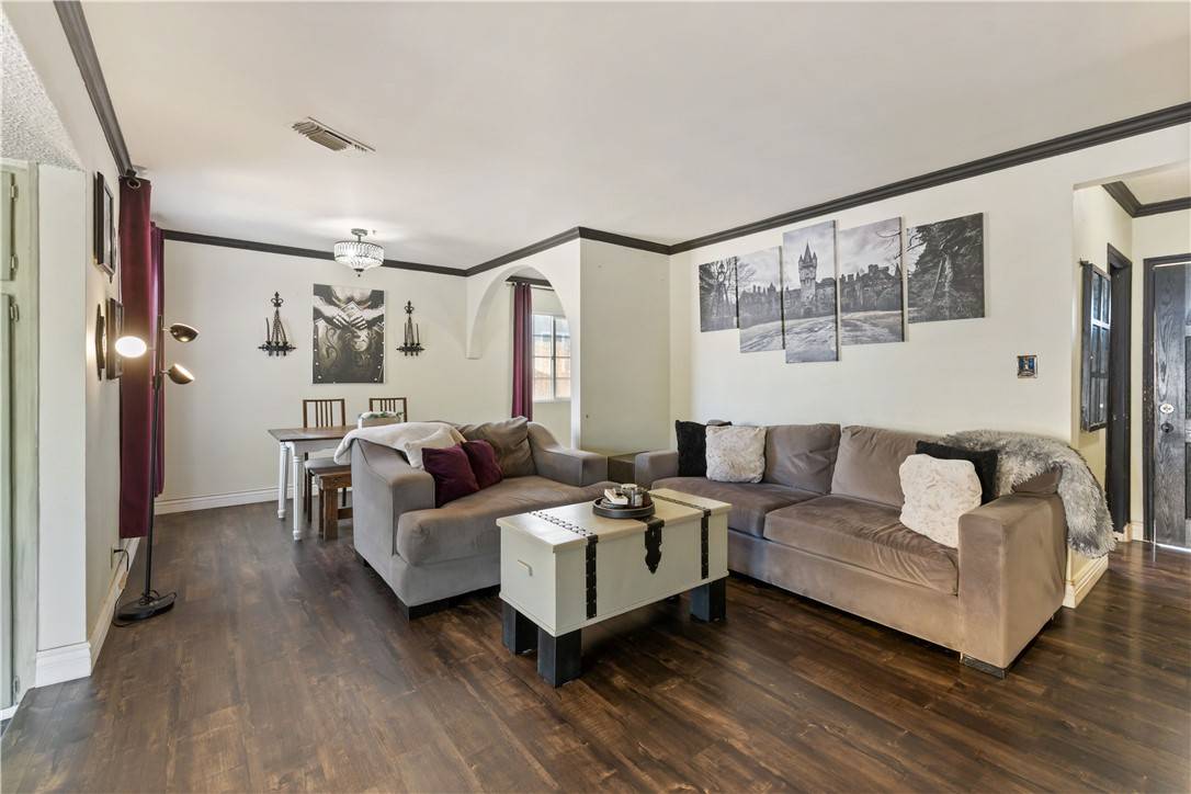 North Hollywood, CA 91605,7045 Varna Avenue