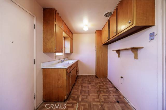 Santa Ana, CA 92707,2122 Magnolia Avenue