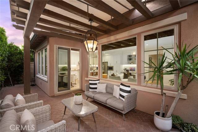 Irvine, CA 92618,84 Bianco