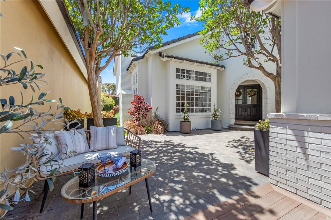 Huntington Beach, CA 92648,19365 Woodlands Drive