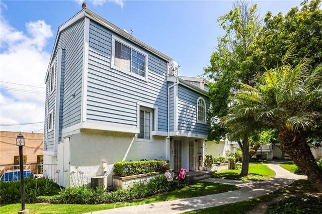Hawaiian Gardens, CA 90716,21814 Belshire Avenue #2