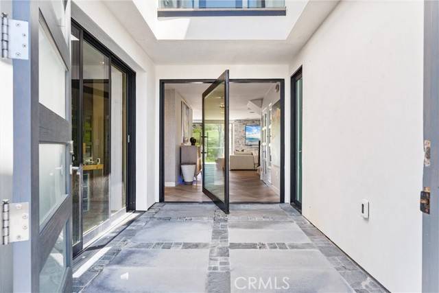 Corona Del Mar, CA 92625,552 Seaward Rd