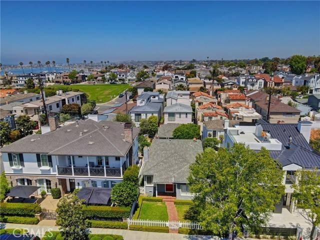 Corona Del Mar, CA 92625,425 Dahlia Avenue