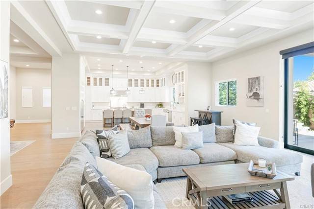 Huntington Beach, CA 92646,10178 Lightbreeze Circle