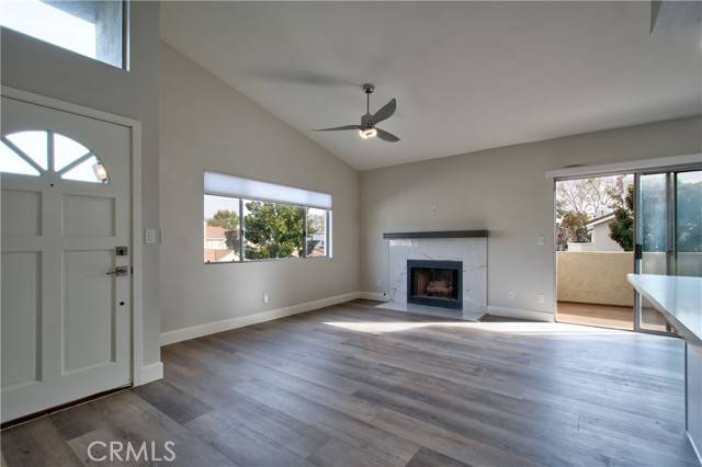 Irvine, CA 92614,60 Greenmoor #30