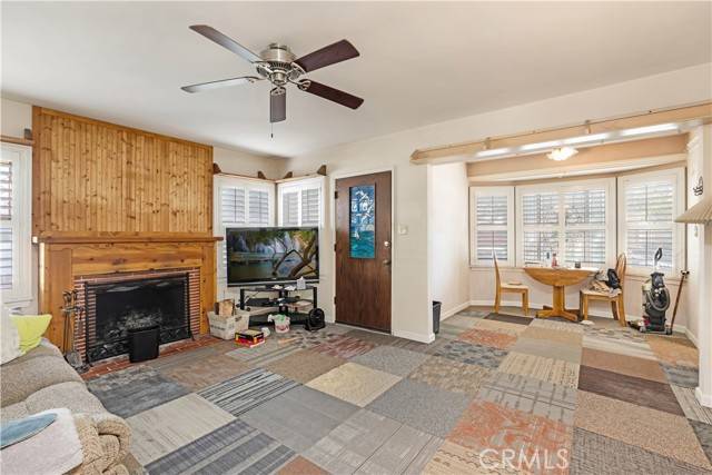 Burbank, CA 91506,515 N Mariposa Street