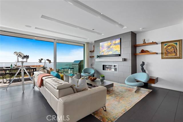 Laguna Beach, CA 92651,1088 Del Mar Avenue