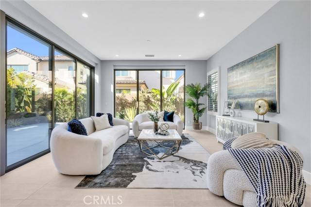 Irvine, CA 92602,211 Fiore