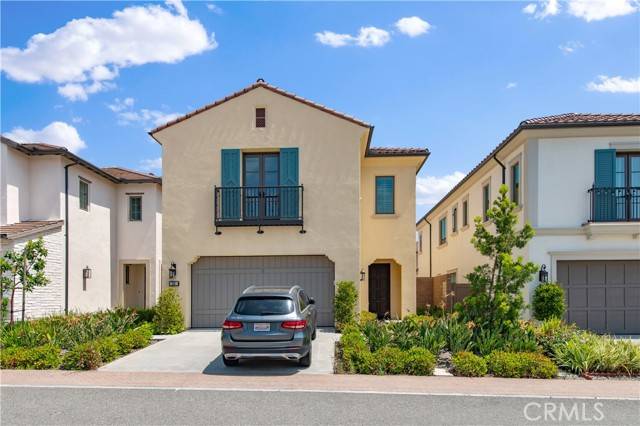 Irvine, CA 92602,216 Piazza