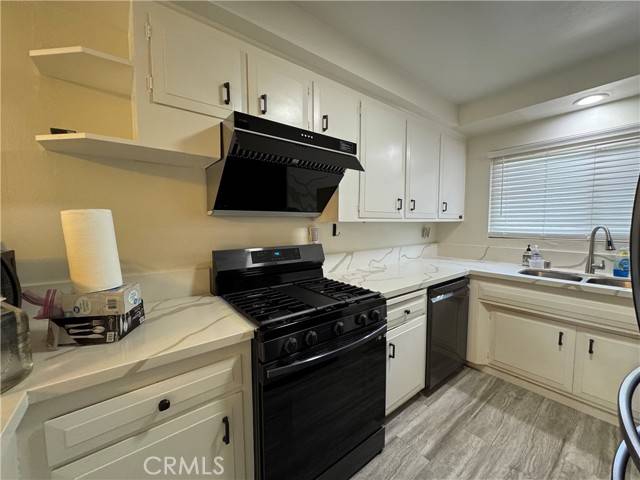 Tustin, CA 92780,1881 Mitchell Avenue #34