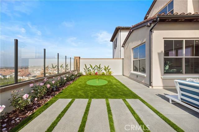 Irvine, CA 92618,102 glydon
