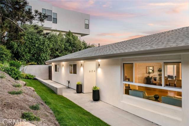 San Clemente, CA 92672,604 E Avenida San Juan