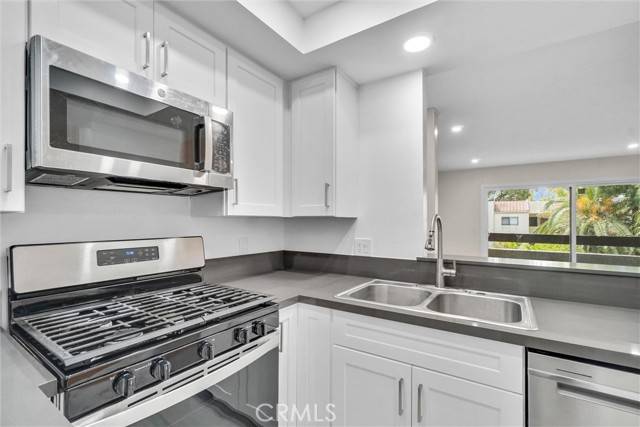 Santa Ana, CA 92701,600 W 3rd Street #C207