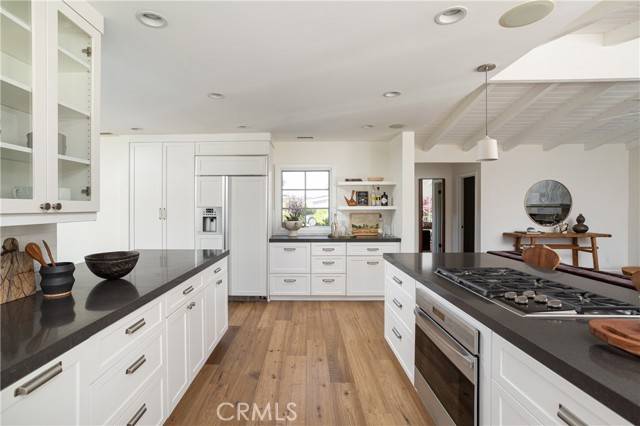 Newport Beach, CA 92660,1307 Oxford Lane