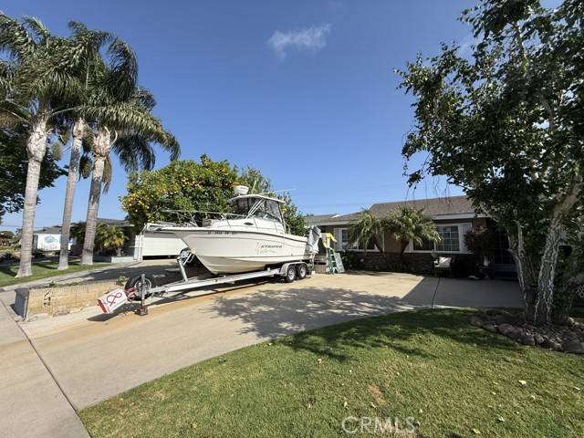 Huntington Beach, CA 92647,6142 Kimberly Drive
