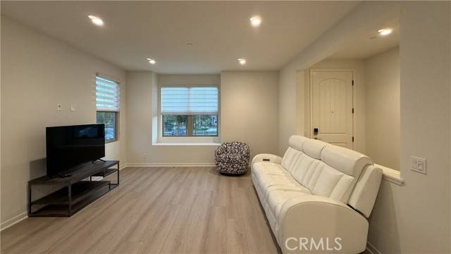 Irvine, CA 92618,110 Sunnyside