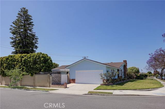 Huntington Beach, CA 92647,16811 Newland Street