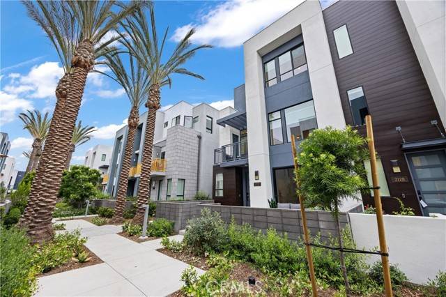 Tustin, CA 92782,2132 Skylar Place