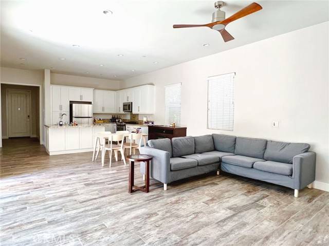 Irvine, CA 92618,220 Follyhatch