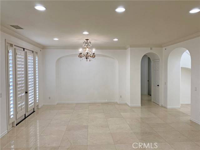 Irvine, CA 92603,37 ROSE TRELLIS