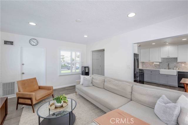 Westminster, CA 92683,6442 Walt Street