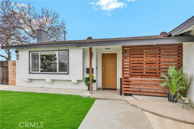 Santa Ana, CA 92704,2218 S Linda Way