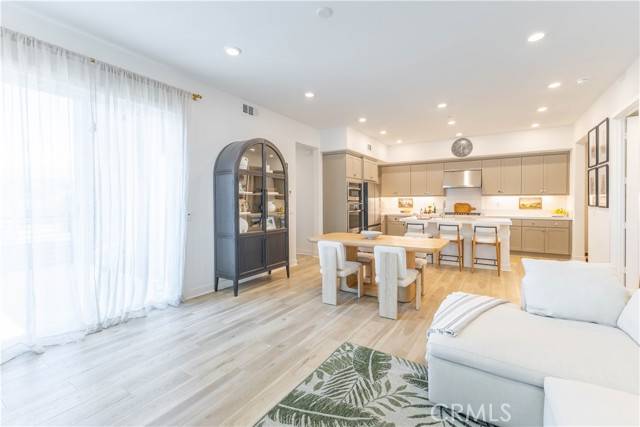 Irvine, CA 92618,147 Sash
