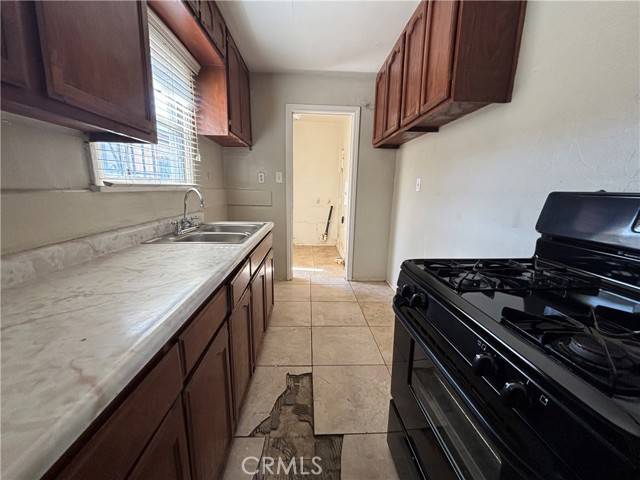 Los Angeles, CA 90047,1434 W 92nd Street