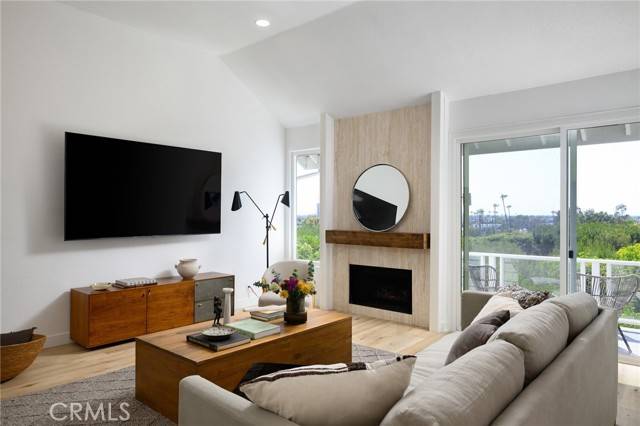 Newport Beach, CA 92660,47 Southampton Court