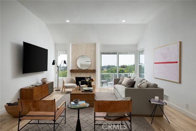 Newport Beach, CA 92660,47 Southampton Court