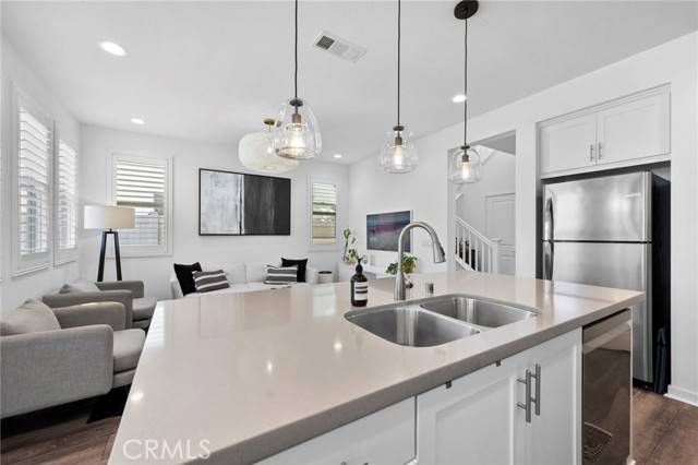 Corona, CA 92883,4171 Powell Way #105