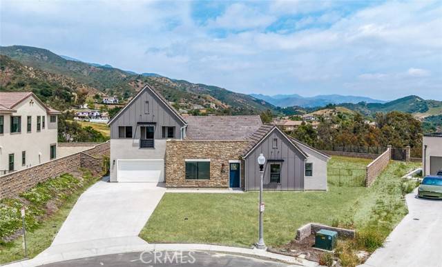 Silverado, CA 92676,18510 Boulder Bluff