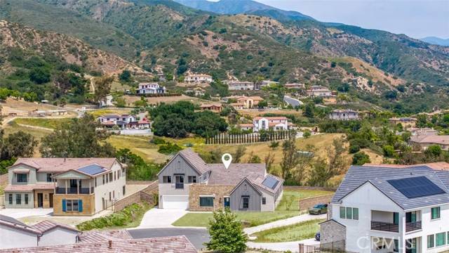 Silverado, CA 92676,18510 Boulder Bluff