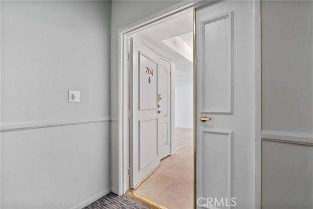 Sherman Oaks, CA 91423,4426 Ventura Canyon Avenue #204