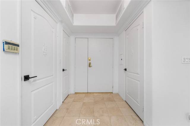 Sherman Oaks, CA 91423,4426 Ventura Canyon Avenue #204
