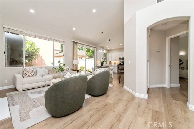 Irvine, CA 92606,12 Parthenia