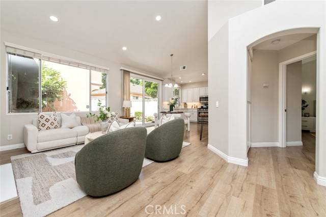 Irvine, CA 92606,12 Parthenia