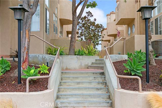 Huntington Beach, CA 92646,8308 Atlanta Avenue #101