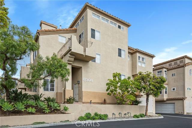 Huntington Beach, CA 92646,8308 Atlanta Avenue #101