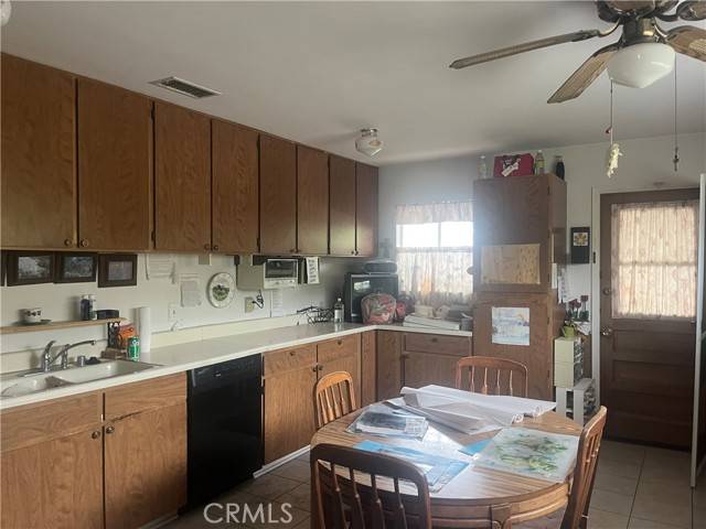 Costa Mesa, CA 92627,914 Dogwood Street