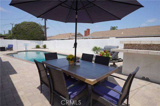 Huntington Beach, CA 92647,15932 Puritan Circle