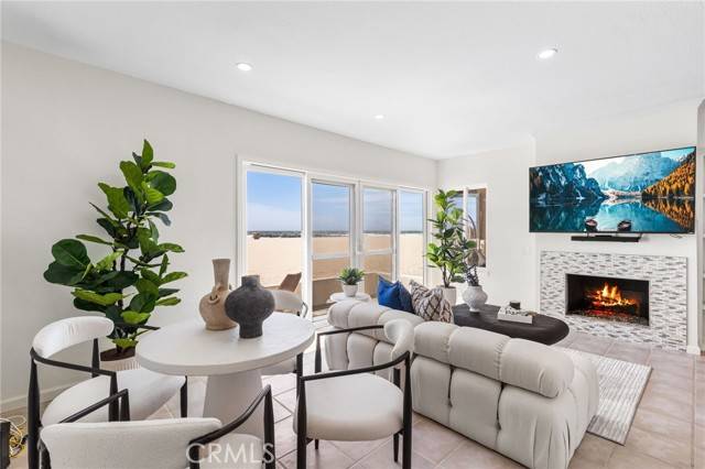 Newport Beach, CA 92663,3012 W Oceanfront