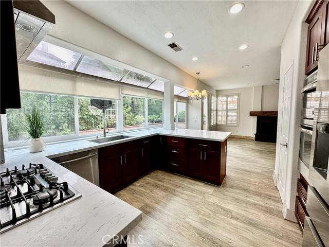 Aliso Viejo, CA 92656,6 Sandbridge