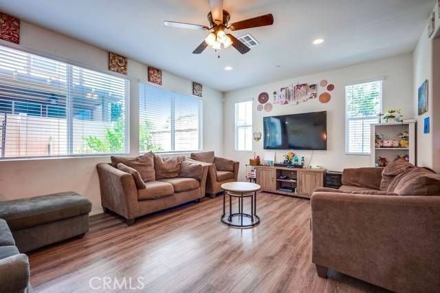 Murrieta, CA 92562,24229 Hazelnut Avenue
