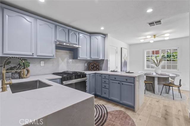 Santa Ana, CA 92704,724 S Sail Street